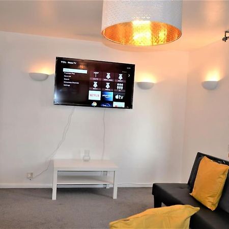 London Zone 2, 2 Bedroom House ภายนอก รูปภาพ