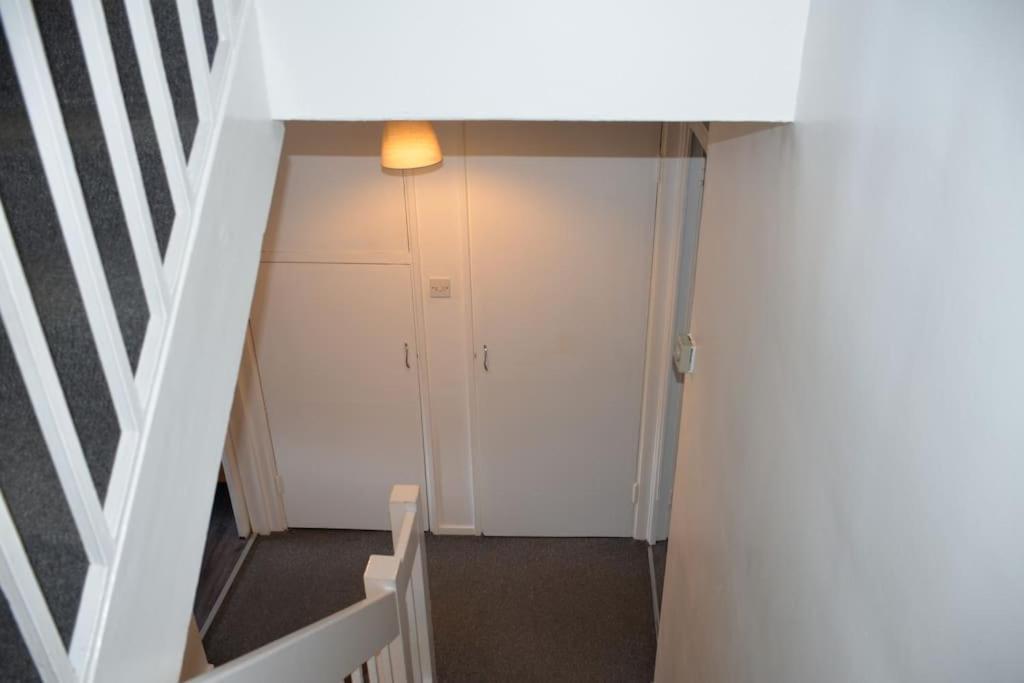 London Zone 2, 2 Bedroom House ภายนอก รูปภาพ