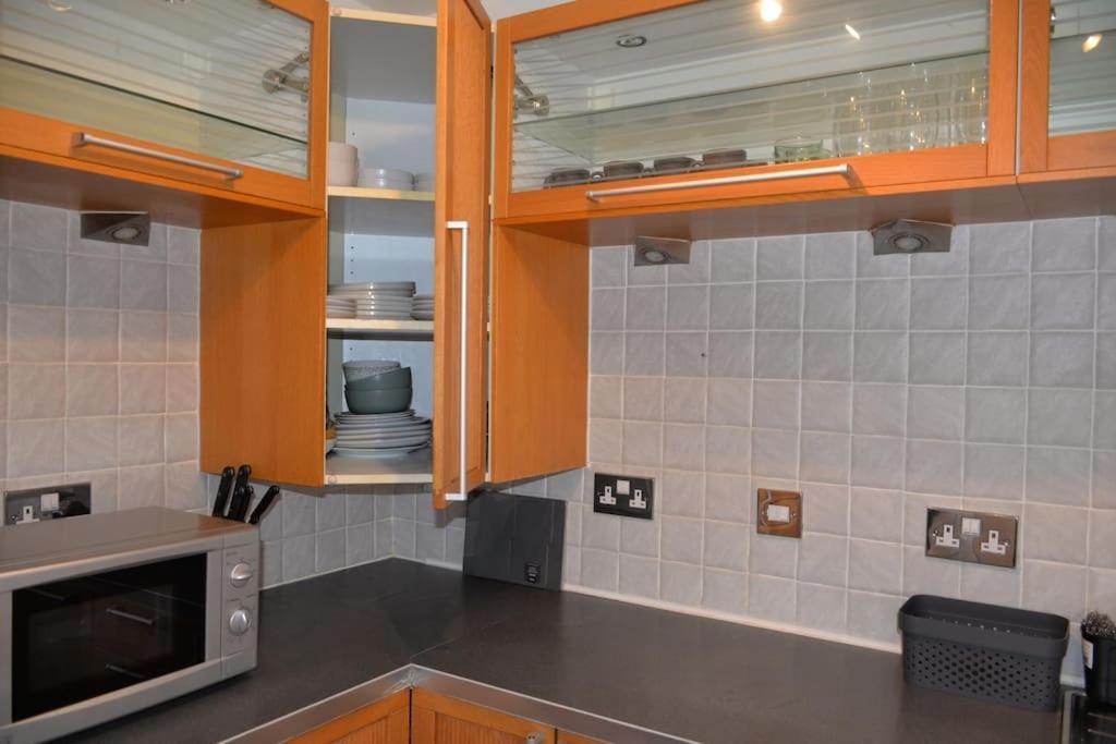 London Zone 2, 2 Bedroom House ภายนอก รูปภาพ