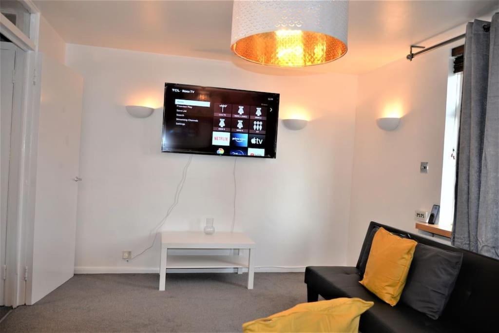 London Zone 2, 2 Bedroom House ภายนอก รูปภาพ