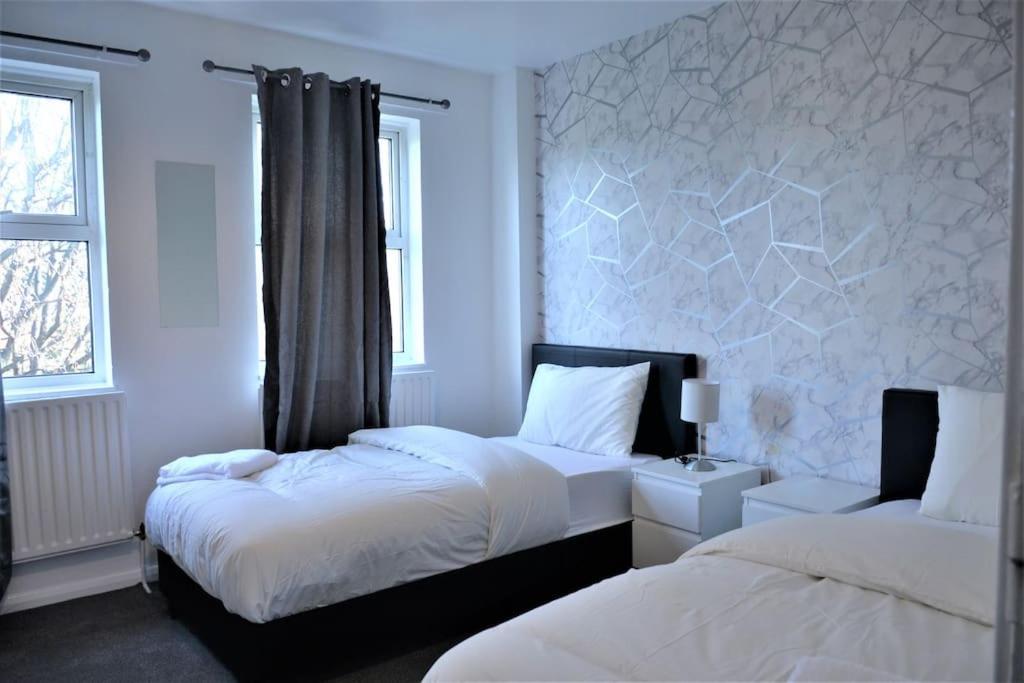 London Zone 2, 2 Bedroom House ภายนอก รูปภาพ