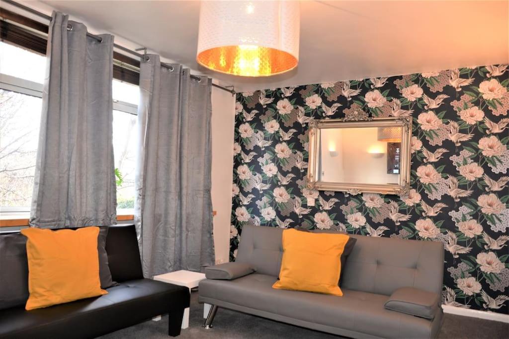 London Zone 2, 2 Bedroom House ภายนอก รูปภาพ