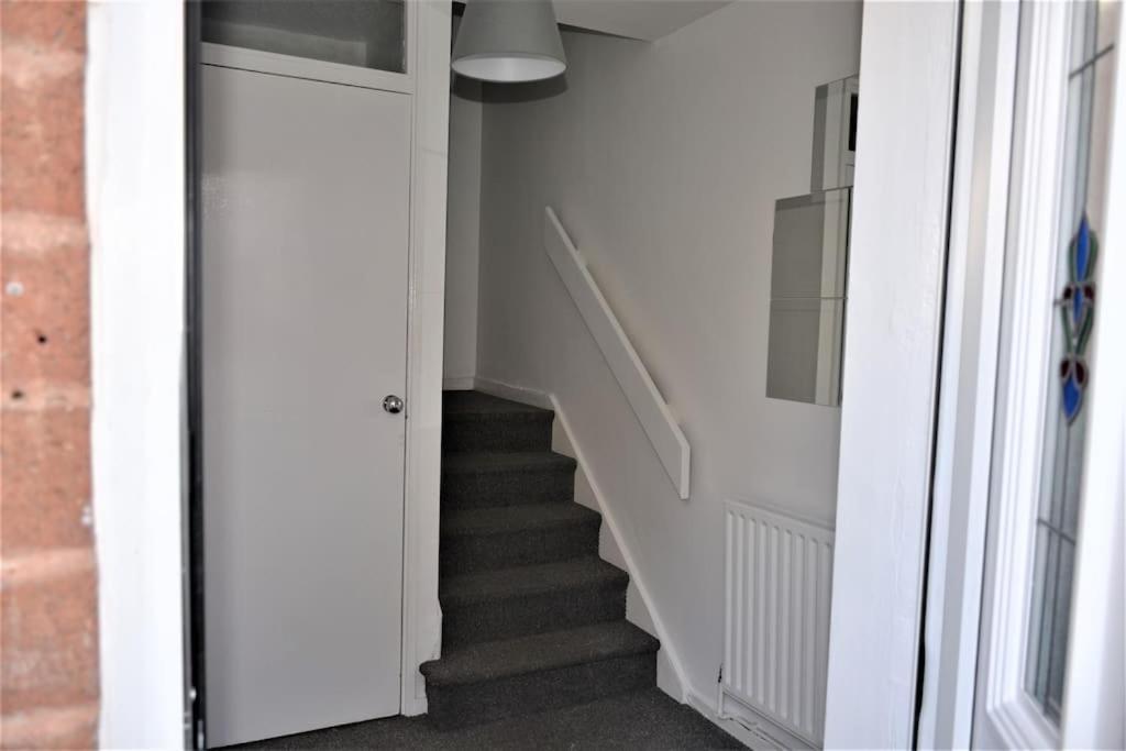 London Zone 2, 2 Bedroom House ภายนอก รูปภาพ