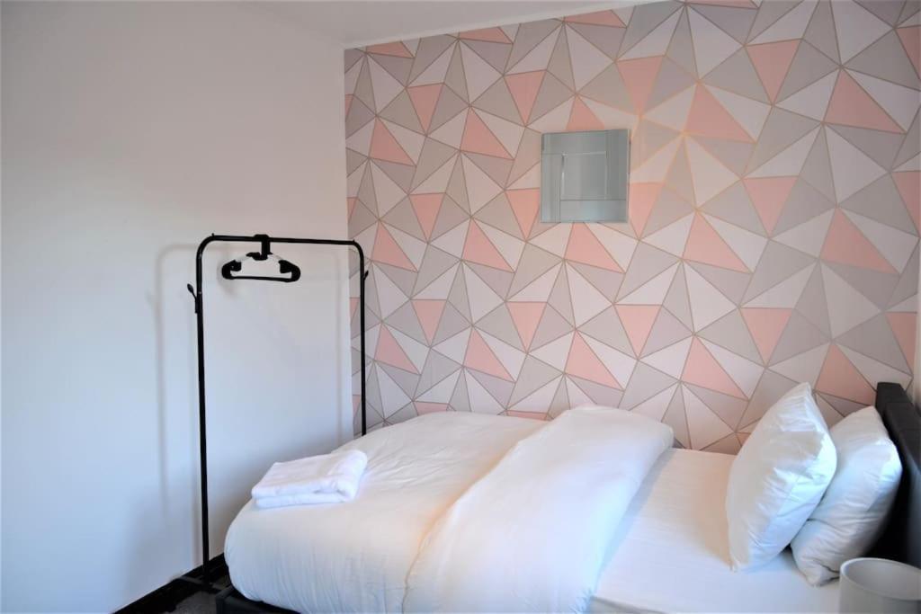 London Zone 2, 2 Bedroom House ภายนอก รูปภาพ